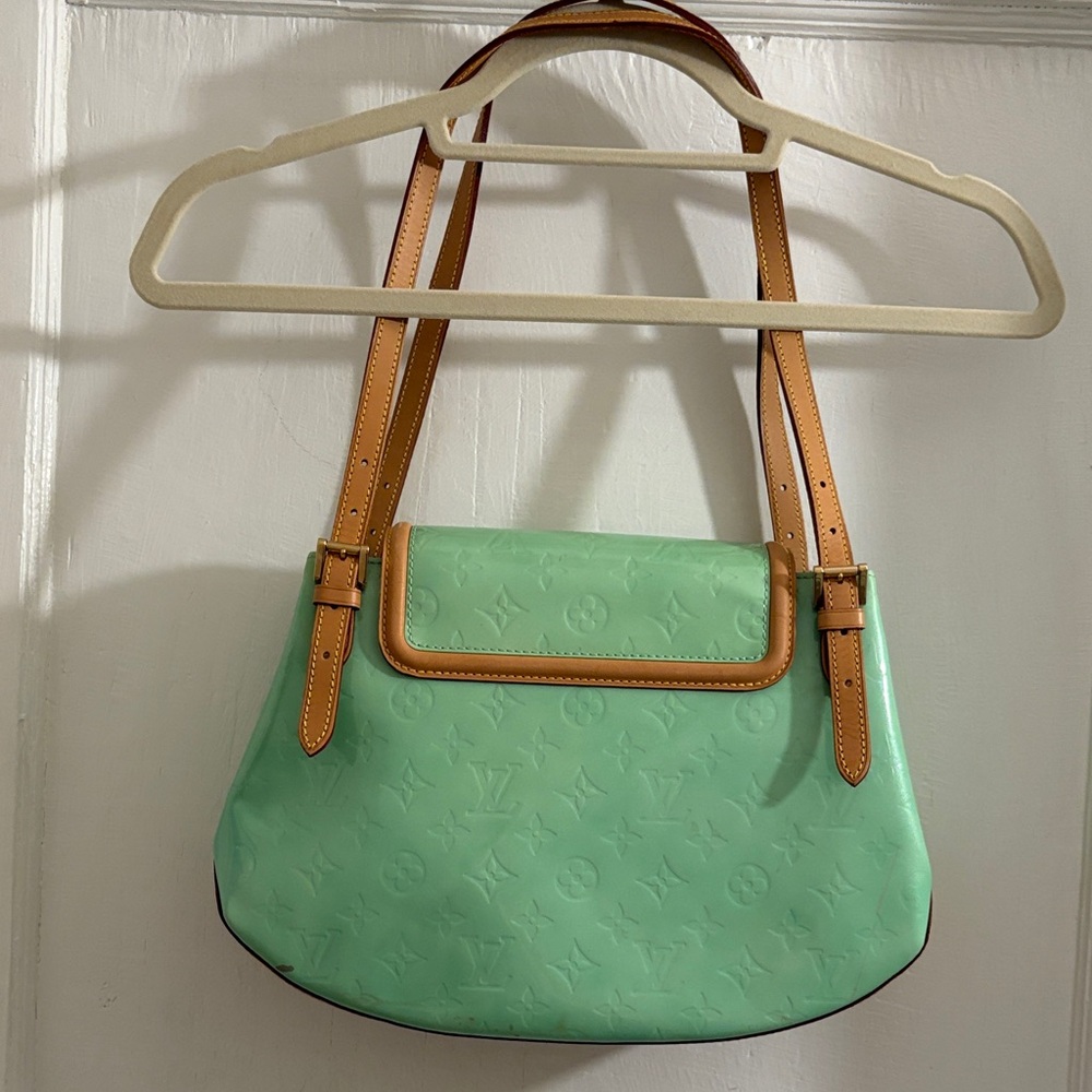 Authentic 1998 Louis Vuitton Vernis Biscayne Bay Bag in Peppermint - Picture 7 of 16